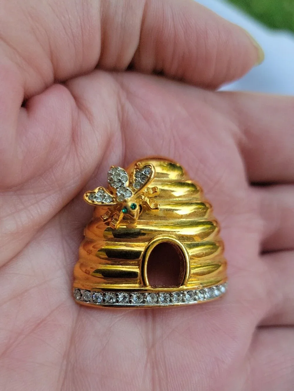 Vintage Joan Rivers Gold -Tone  Bee Hive Brooch with Clear and Green Accents